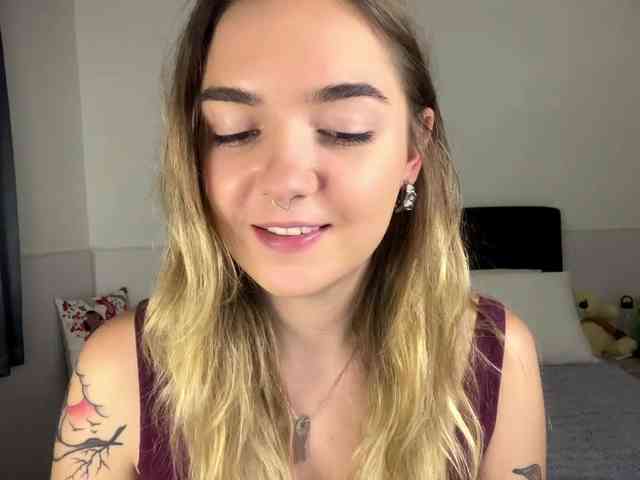 RoxyHorny webcam