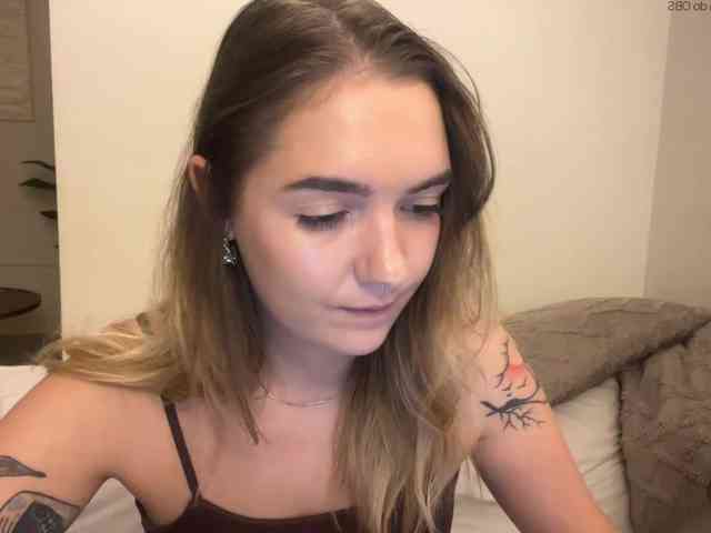 RoxyHorny webcam
