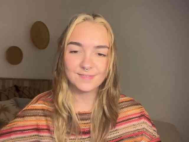 RoxyHorny webcam