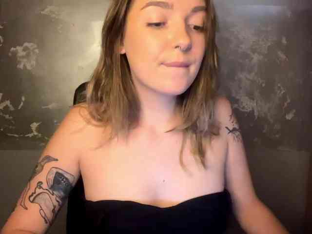 RoxyHorny webcam