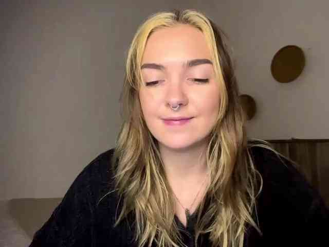 RoxyHorny webcam