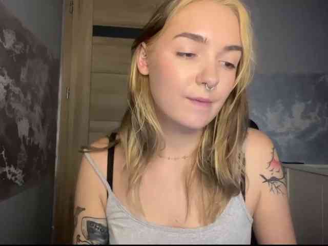 RoxyHorny webcam