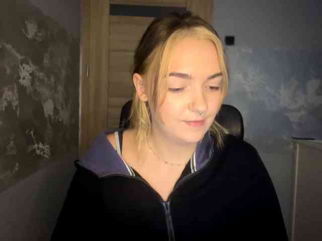RoxyHorny webcam