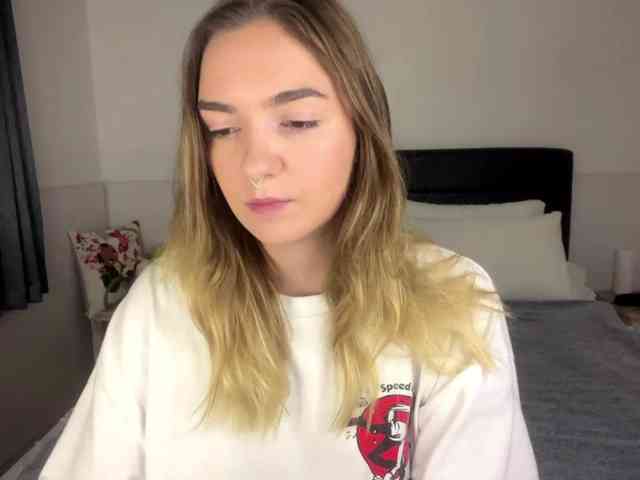 RoxyHorny webcam