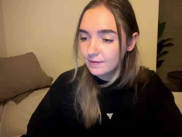 RoxyHorny webcam