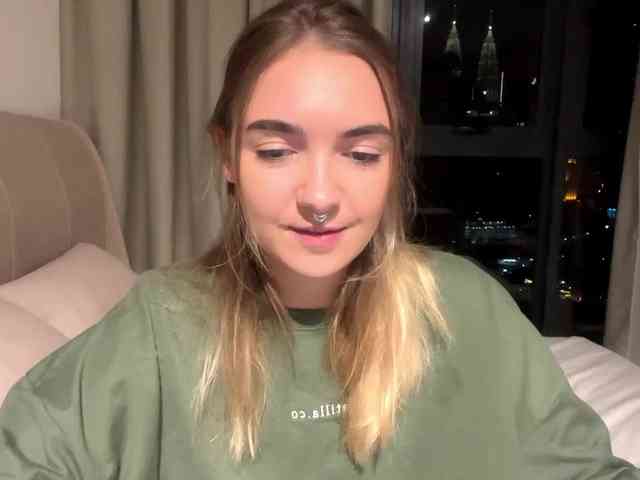 RoxyHorny webcam