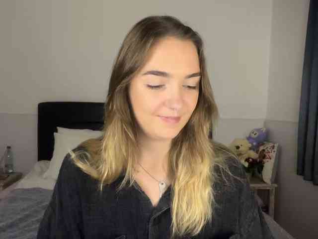 RoxyHorny webcam