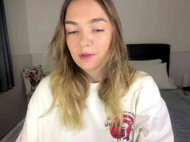 RoxyHorny webcam