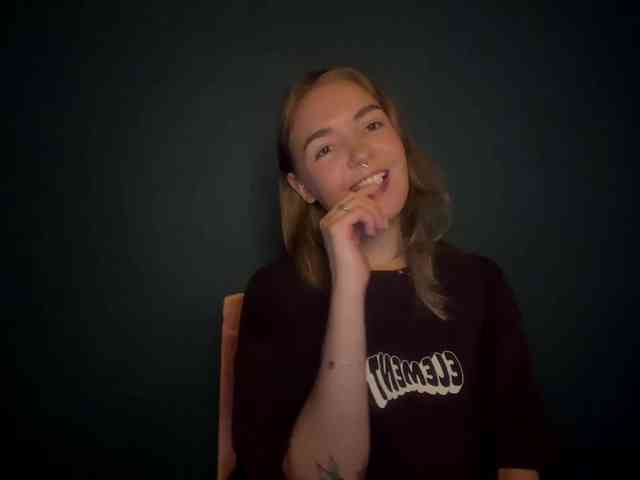 RoxyHorny webcam