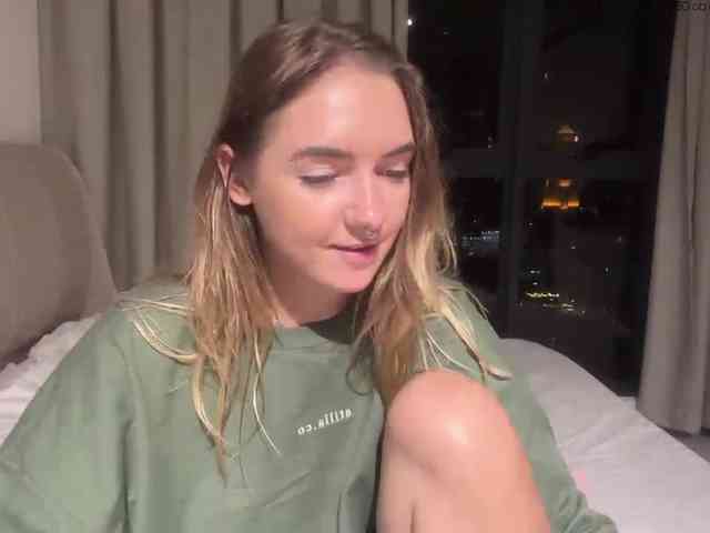 RoxyHorny webcam