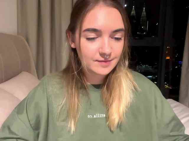 RoxyHorny webcam