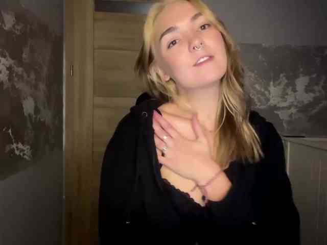 RoxyHorny webcam