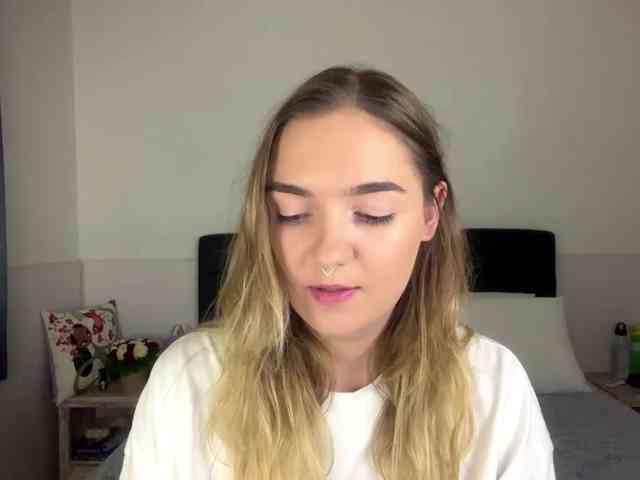 RoxyHorny webcam