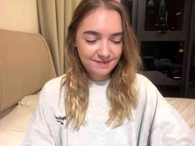 RoxyHorny webcam