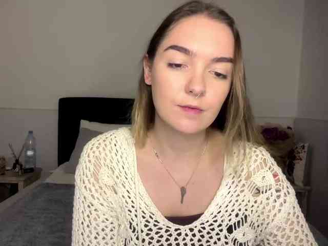 RoxyHorny webcam