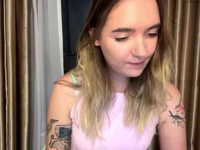 RoxyHorny webcam