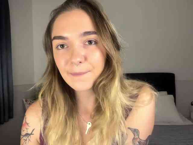 RoxyHorny Sex Cam Show