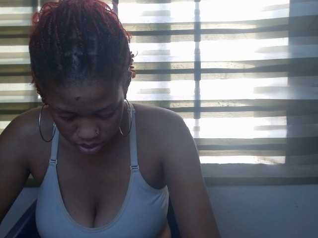 Juicynpink live cam on BongaCams
