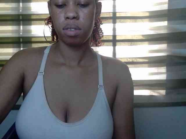 Juicynpink webcam