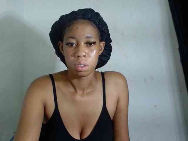 Juicynpink webcam