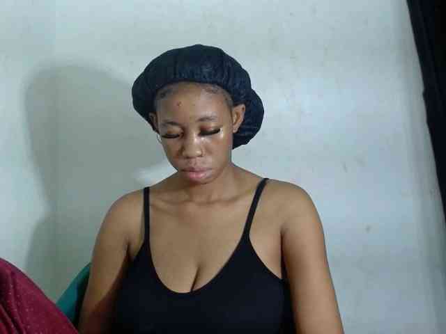 Juicynpink webcam