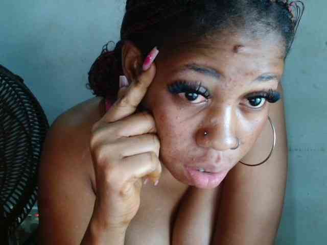 Juicynpink webcam