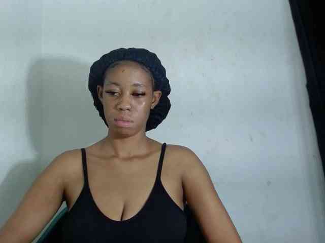 Juicynpink webcam