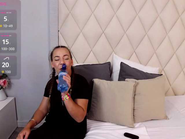 LauraSnow live cam on BongaCams
