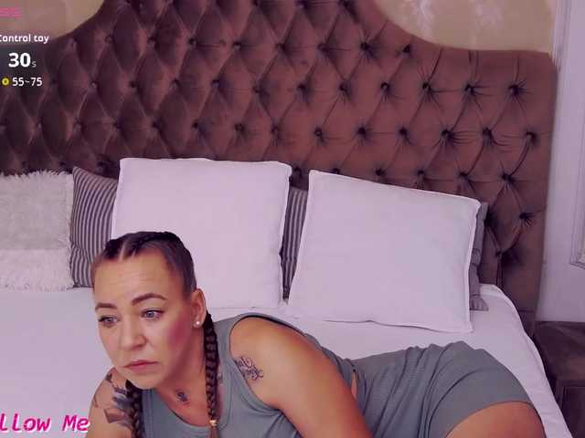 LauraSnow live webcam show
