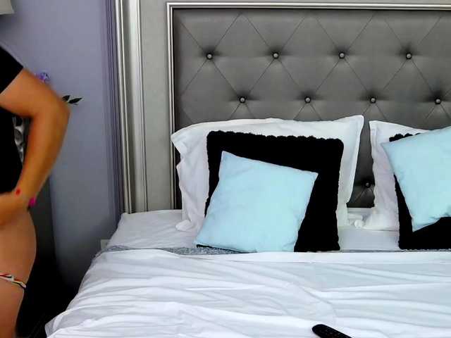 LauraSnow live cam on BongaCams