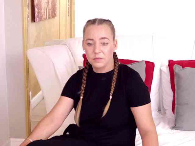 LauraSnow webcam