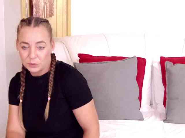 LauraSnow webcam