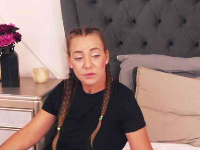 LauraSnow webcam