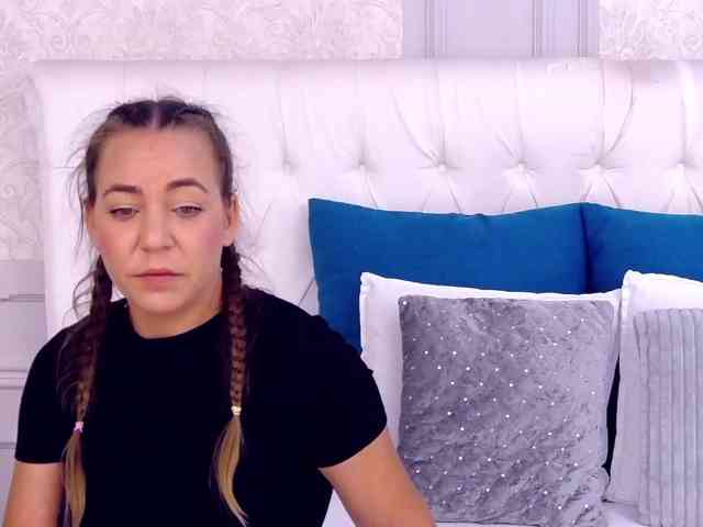LauraSnow webcam