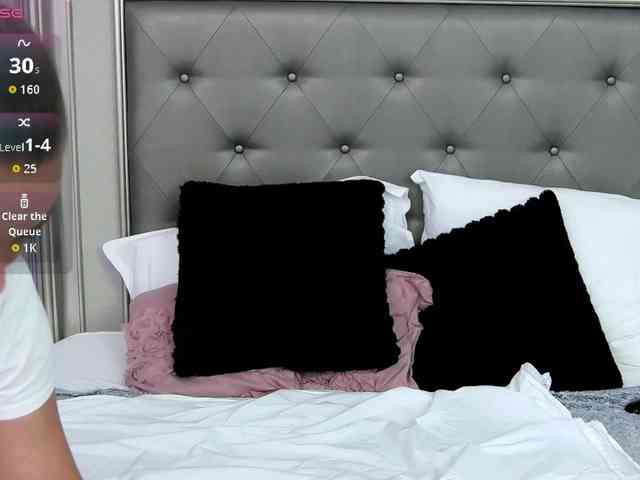 LauraSnow webcam