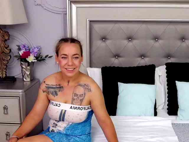 LauraSnow webcam