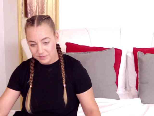LauraSnow webcam