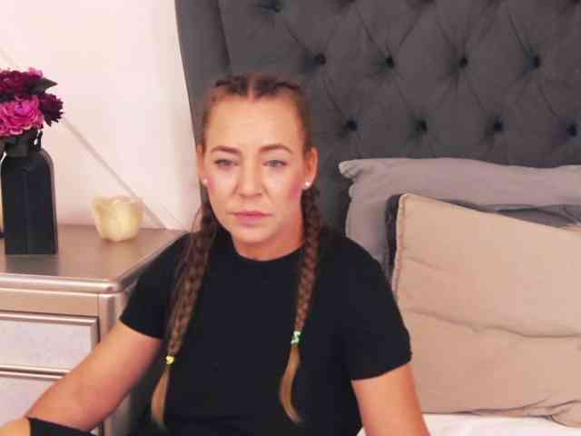 LauraSnow webcam