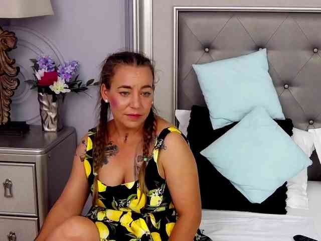 LauraSnow webcam