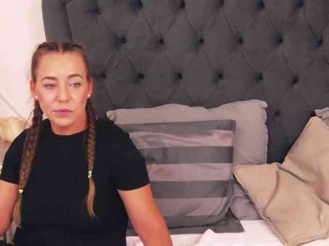 LauraSnow webcam