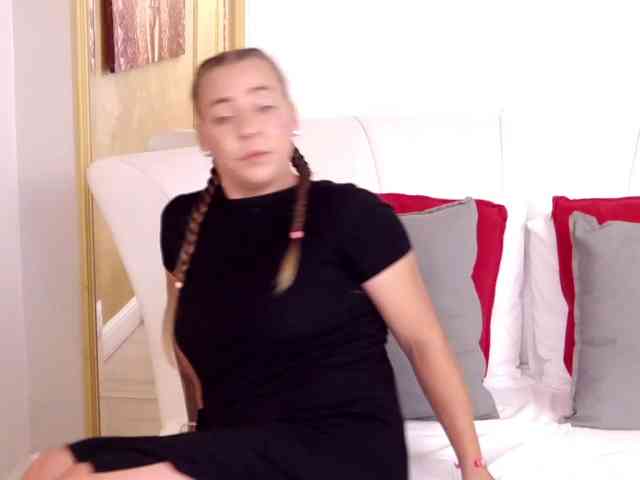 LauraSnow webcam