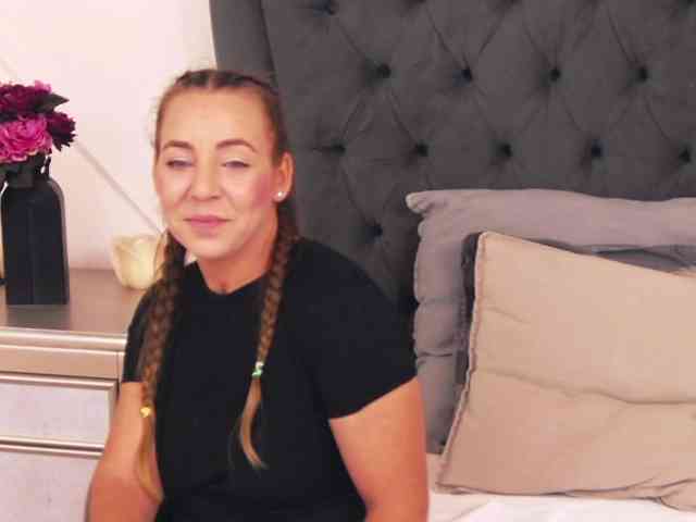 LauraSnow webcam
