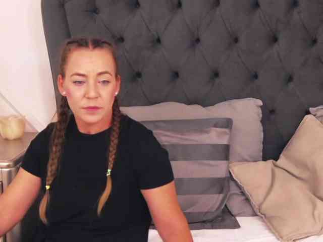 LauraSnow webcam