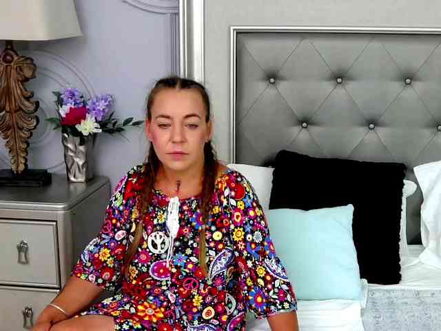 LauraSnow webcam