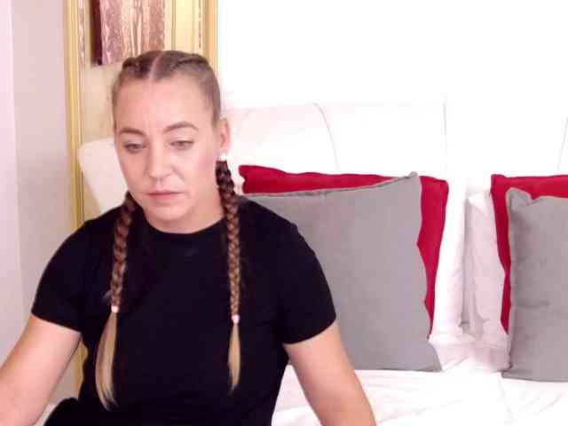 LauraSnow webcam