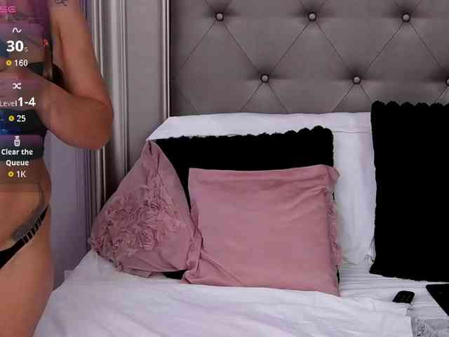 LauraSnow webcam