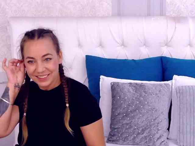 LauraSnow webcam
