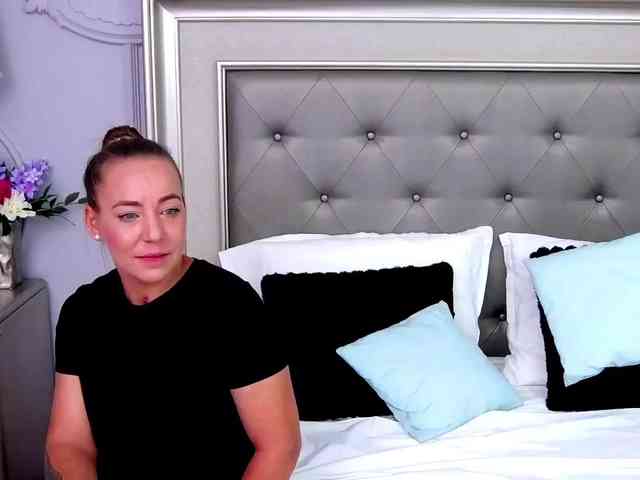 LauraSnow webcam