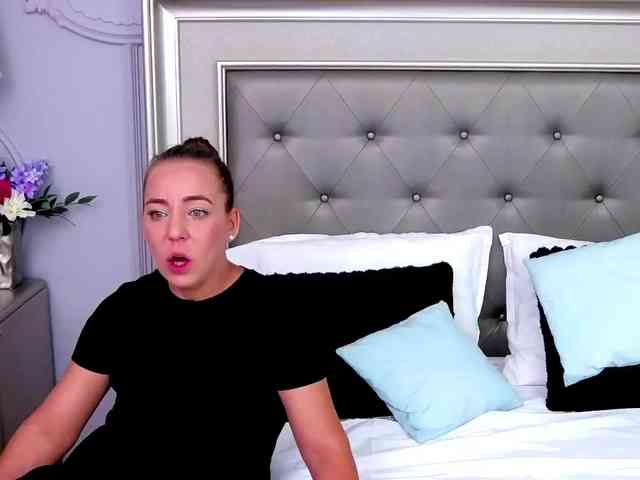 LauraSnow webcam