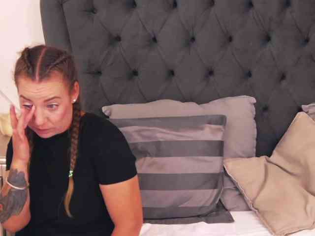 LauraSnow webcam